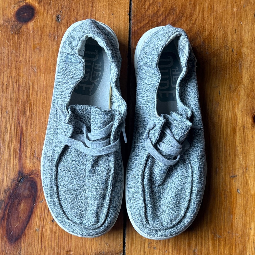 Hey Dude Men's Textured Gray Loafers